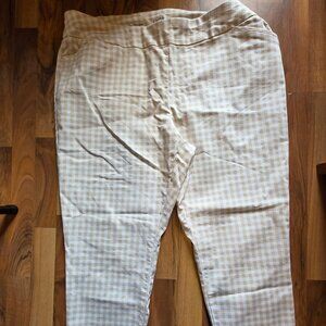 Women's plus size capris/cropped pant